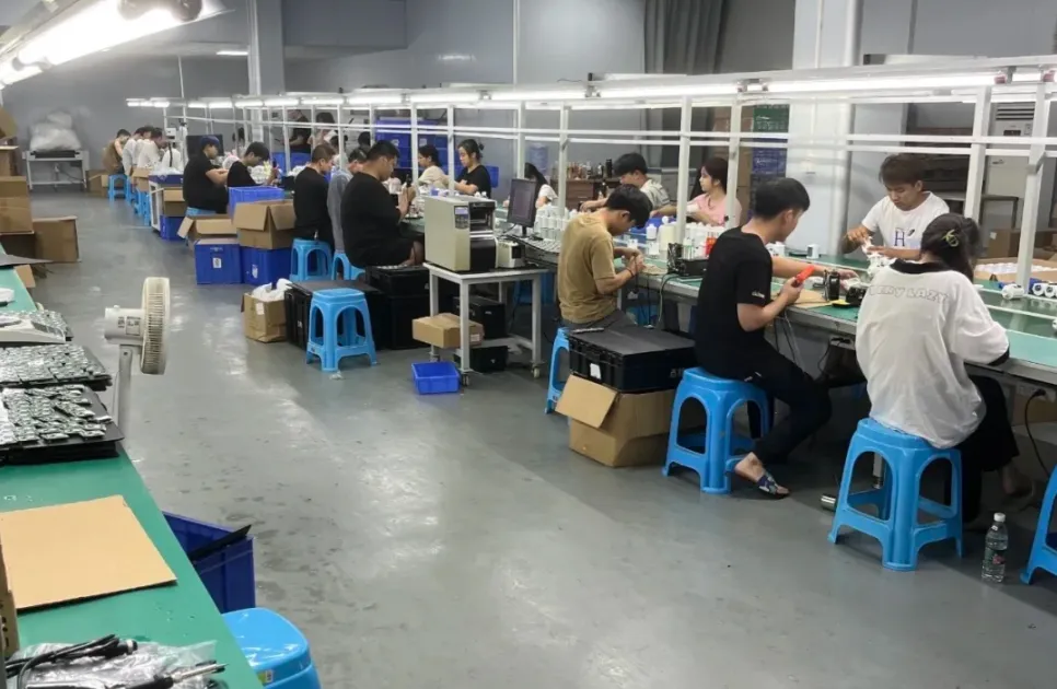 Scopri la produzione in Cina: visite guidate alla fabbrica di Darkhorse Sourcing per gli acquirenti