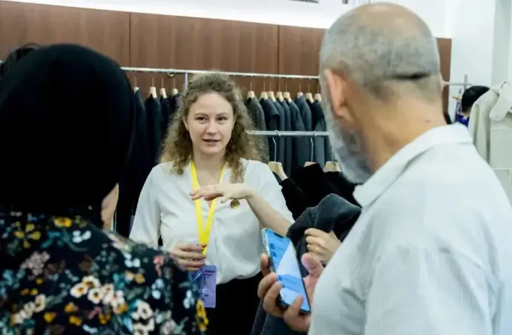 Come procurarsi abbigliamento dal campionamento e controllo di qualità cinese 